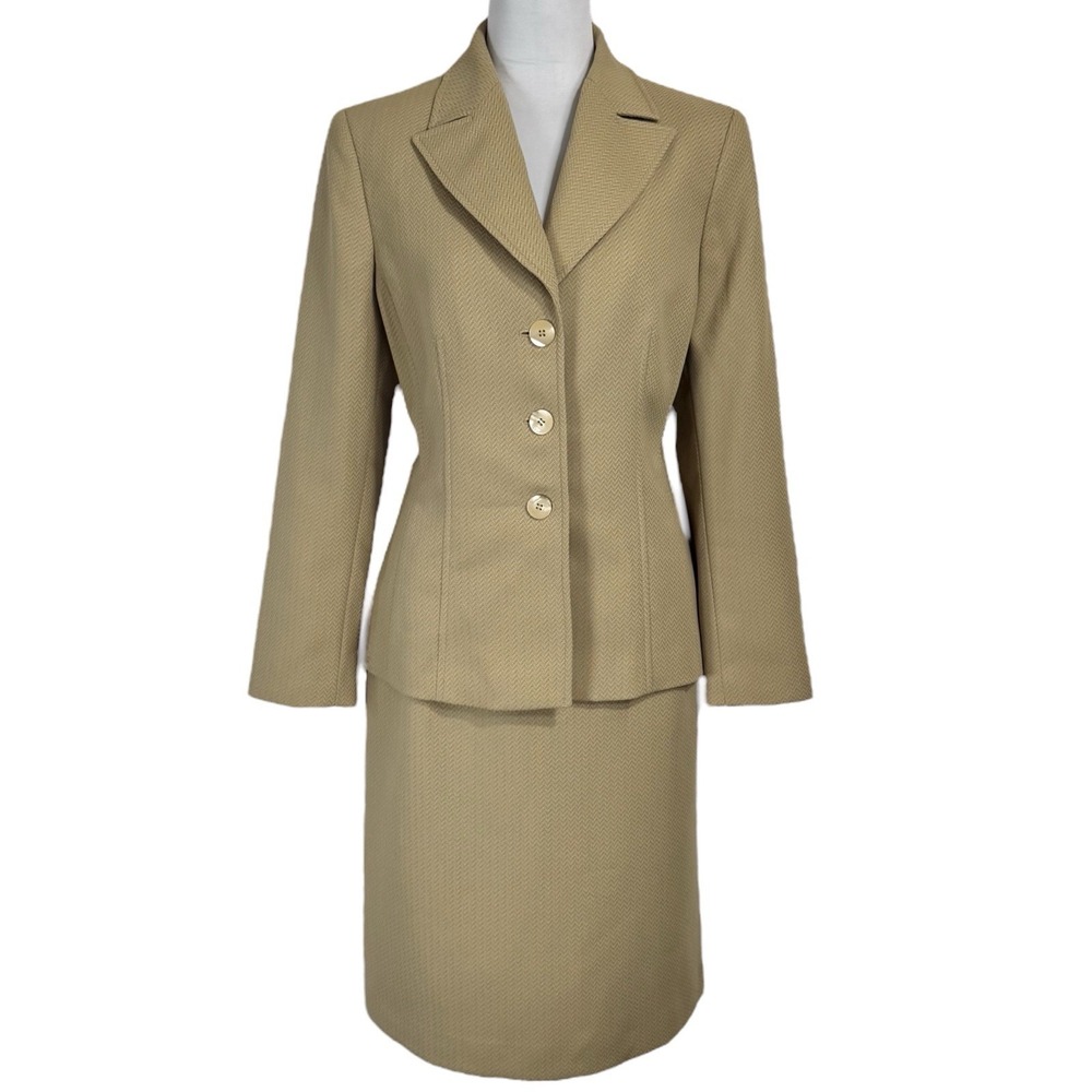 Le Suit Peak Lapel Blazer Skirt Suit‎ Size 12 Petite Herringbone Khaki 2 Pc Set